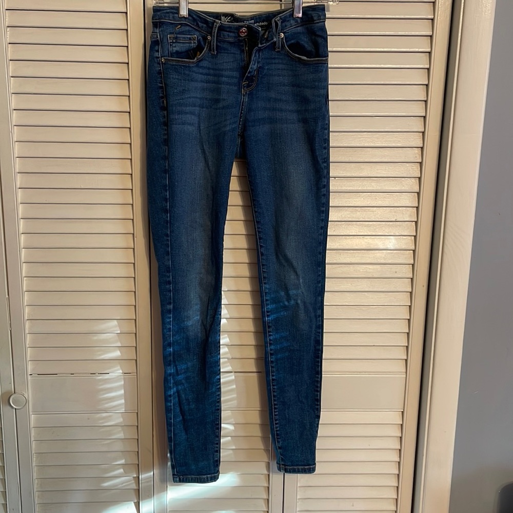 Curvy skinny jeans